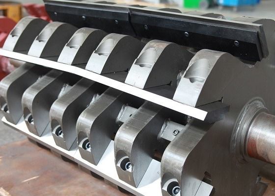 75kw 850KG H Heavy Crusher Pipe Tube Maszyna do kruszenia butelek dla zwierząt domowych
