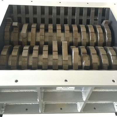 JWELL Niski poziom hałasu 2000 kg / h Recykling opon Dwuwałowa niszczarka do folii z tworzywa sztucznego