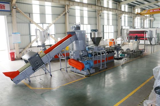 LDPE BOPP Recykling folii z tworzyw sztucznych Trzy maszyny Zintegrowana linia do granulowania
